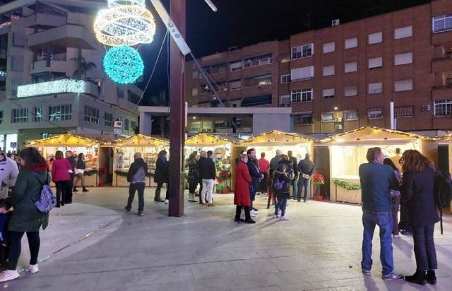 18 puestos de productos artesanos se instalan en el Mercadillo de Navidad de Alcantarilla hasta el 5 de enero - 1, Foto 1