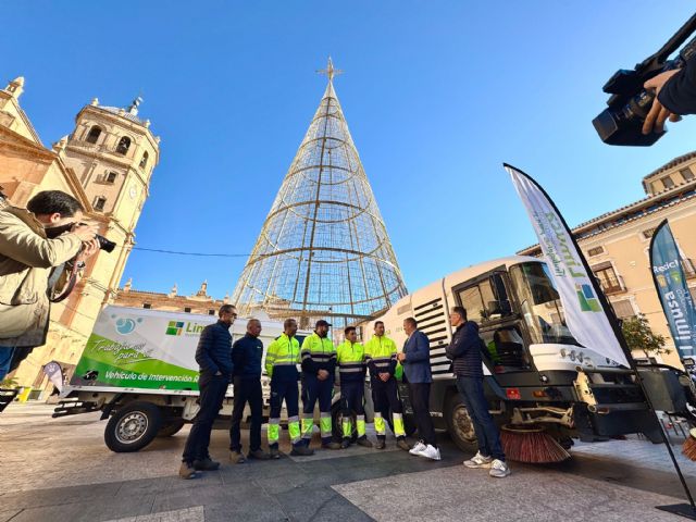 El Ayuntamiento pone en marcha un dispositivo especial de limpieza con más de un centenar de servicios para esta Navidad - 1, Foto 1