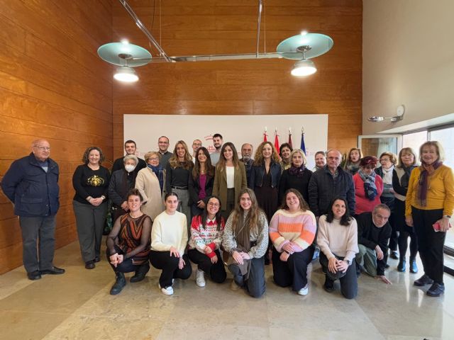 Murcia fomenta la solidaridad intergeneracional y el envejecimiento activo esta Navidad a través de un amplio programa de actividades - 1, Foto 1