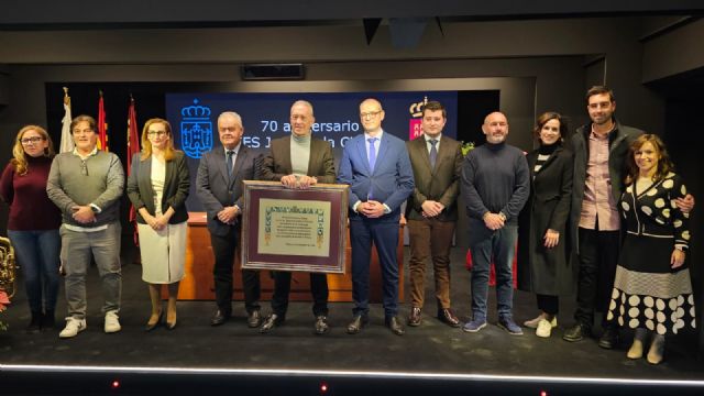 El IES Juan de la Cierva y Codorníu de Totana celebra su 70 aniversario, Foto 1