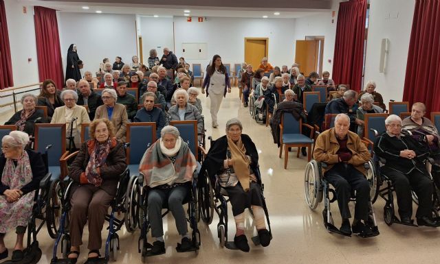 Cartagena por la Caridad celebró su tradicional fiesta navideña con los ancianos de las Hermanitas de los Pobres - 4, Foto 4