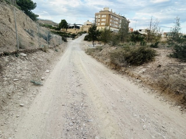 Se adjudica la pavimentación del Camino de Las Cabezuelas, Foto 1