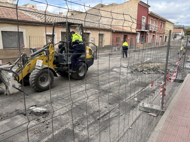 Comienzan las obras de renovación de la red de agua potable y pavimentado en la calle Ramblica, desde las vías del Carmen a Bolnuevo, Foto 2