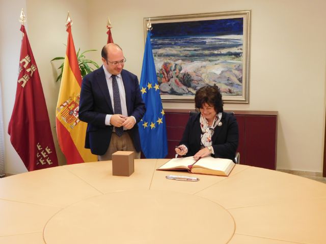 El presidente de la Comunidad recibe a la embajadora de la República de Letonia en España - 4, Foto 4