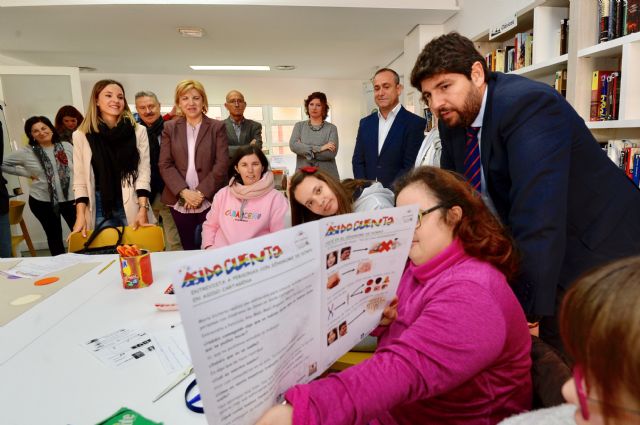 Fernando López Miras visita el Centro de Día de la Asociación para la Atención Integral a Personas con Síndrome de Down, Asido-Cartagena - 1, Foto 1