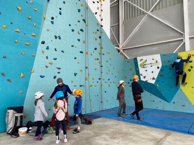 La Escuela de Escalada inicia su andadura con 30 alumnos - 2, Foto 2