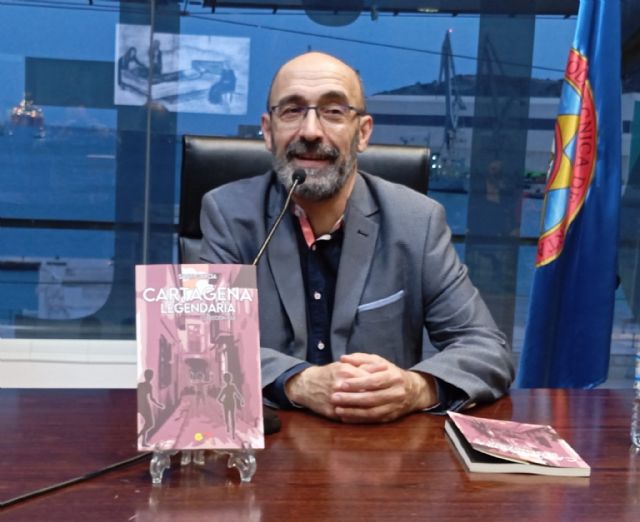 Santi García desgrana los misterios de la ciudad portuaria en su último libro Cartagena legendaria - 1, Foto 1