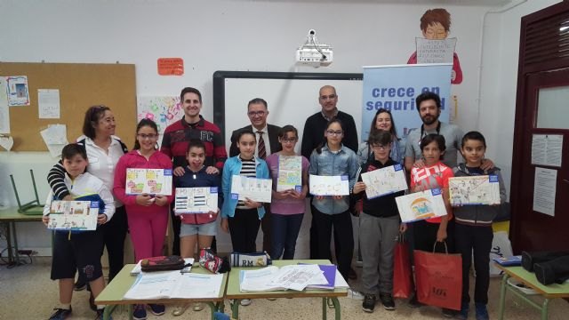 Crece en seguridad premia a los escolares de Villanueva del Río Segura por sus conocimientos sobre prevención de riesgos laborales - 1, Foto 1