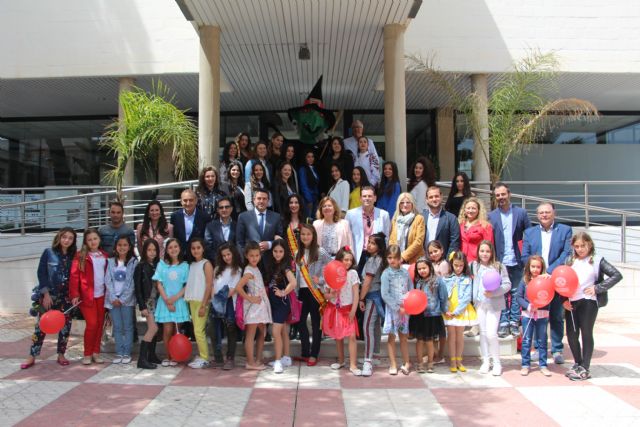 Las 35 candidatas a Reina de las fiestas de la Bruja de Alcantarilla pasan una jornada de convivencia en San Pedro del Pinatar - 1, Foto 1