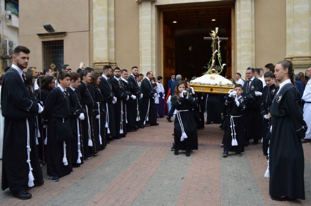 La procesión del Resucitado vence a la lluvia y brilla por las calles torreñas - 1, Foto 1