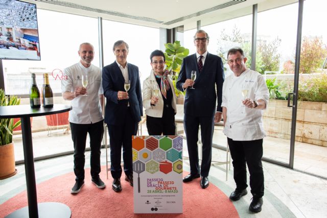 Los chefs de Paseo de Gracia brindan con Cava / Foto Mahala Nuuk, Foto 1