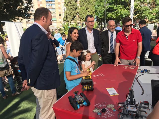 Más de 3.500 personas asisten a las actividades programadas para celebrar el día de internet - 3, Foto 3