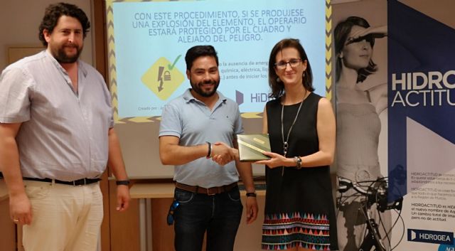 HIDROGEA premia a dos empleados por sus ideas para mejorar la seguridad y la salud en su trabajo diario - 3, Foto 3