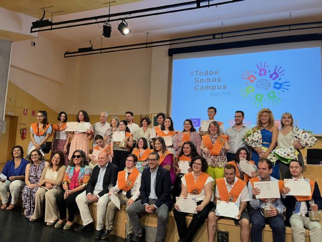 Jóvenes con discapacidad intelectual se gradúan por la Universidad de Murcia en un curso de formación para el empleo - 1, Foto 1