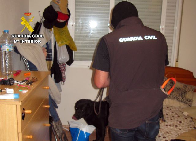 La Guardia Civil desarticula un activo punto de venta de drogas en Águilas - 3, Foto 3