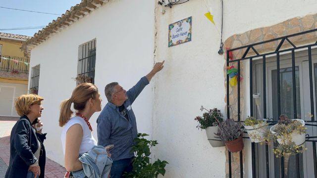 El Ayuntamiento de Lorca renueva la señalización de las calles de Coy para adaptarlas a la estética de la pedanía - 1, Foto 1