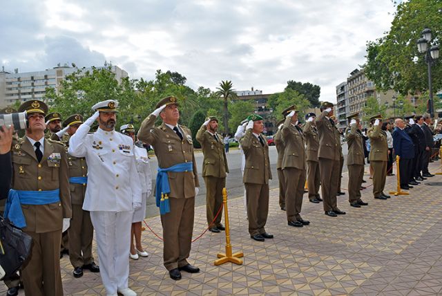 Sevilla . Izado Solemne de Bandera en la Capitania General de Sevilla con motivo del X Aniversario de la Proclamación de S. M. el Rey Felipe VI - 1, Foto 1