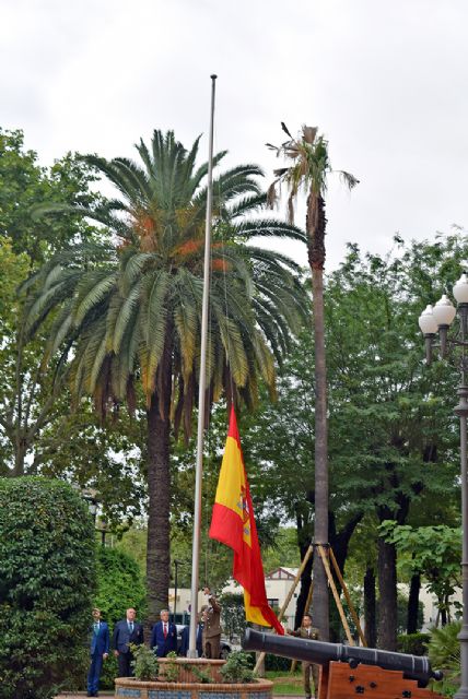 Sevilla . Izado Solemne de Bandera en la Capitania General de Sevilla con motivo del X Aniversario de la Proclamación de S. M. el Rey Felipe VI - 5, Foto 5