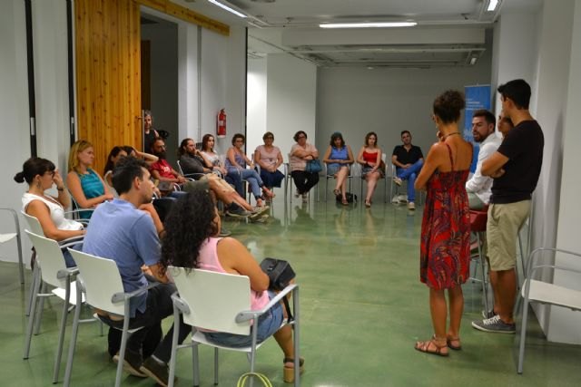 Once jóvenes europeos exponen su proyecto de voluntariado Erasmus con asociaciones de la Región - 3, Foto 3