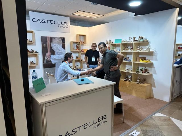 Empresas del sector del calzado de la Región de Murcia venden sus productos en la Feria 'Intermoda' de México - 1, Foto 1