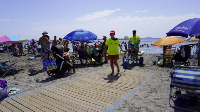 Servicio gratuito de baño asistido en seis playas de Los Alcázares - 3, Foto 3