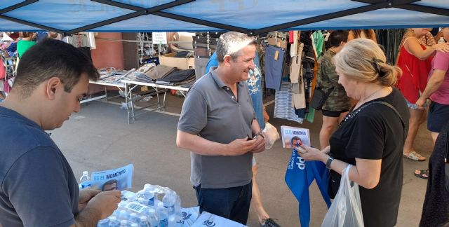 El PP en el mercado de este viernes haciendo campaña electoral - 5, Foto 5