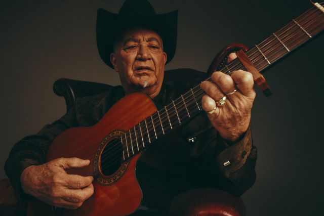 El cubano Eliades Ochoa recibe este lunes el Premio La Mar de Músicas - 1, Foto 1