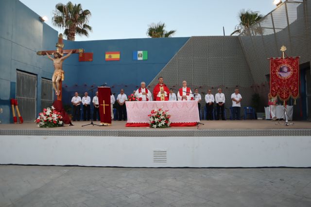 Más de un millar de fieles siguen la misa en honor al Cristo del Mar Menor en Lo Pagán - 1, Foto 1