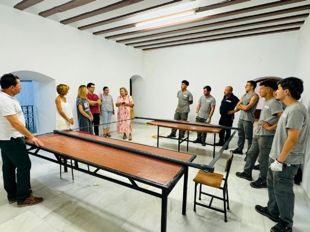 El Ayuntamiento hace entrega de un nuevo bastidor a la Hermandad de la Virgen de las Huertas - 3, Foto 3