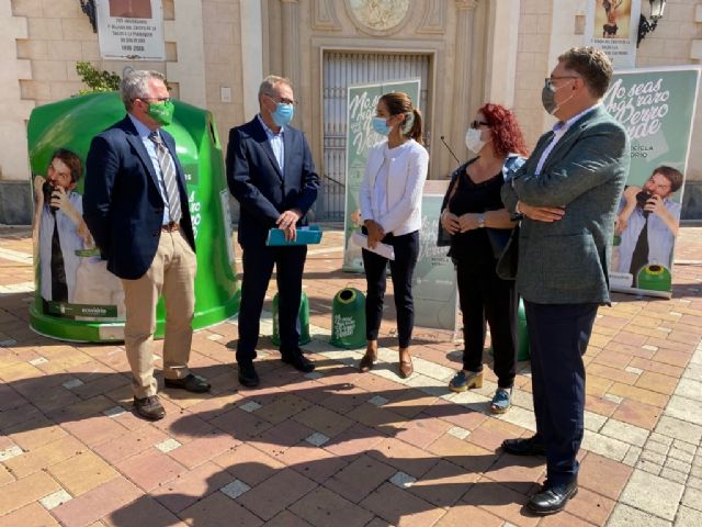 Murcia participa en una campaña en la que el municipio que más vidrio recicle ganará un hogar sostenible de mascotas hecho con contenedores en desuso - 1, Foto 1