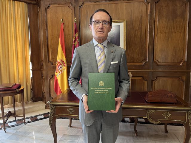 El Fiscal Superior de la Región de Murcia presenta la Memoria de la Fiscalía 2022 a los grupos parlamentarios de la Cámara - 3, Foto 3