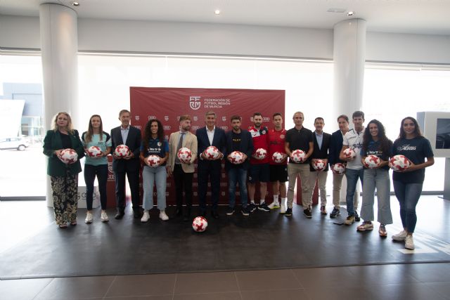 Presentado el nuevo balón de fútbol y fútbol sala para la temporada 23/24 - 1, Foto 1