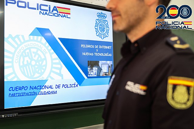 La Policía Nacional comienza el nuevo curso escolar con el objetivo de fortalecer la educación digital - 1, Foto 1