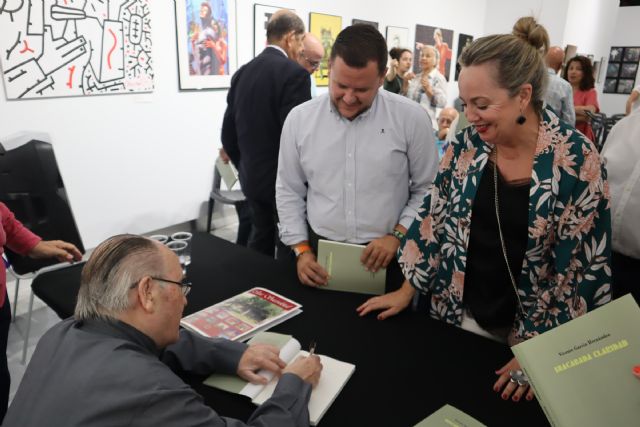 El poeta y sacerdote Vicente García Hernández presenta Inacabada Claridad en San Pedro del Pinatar - 1, Foto 1