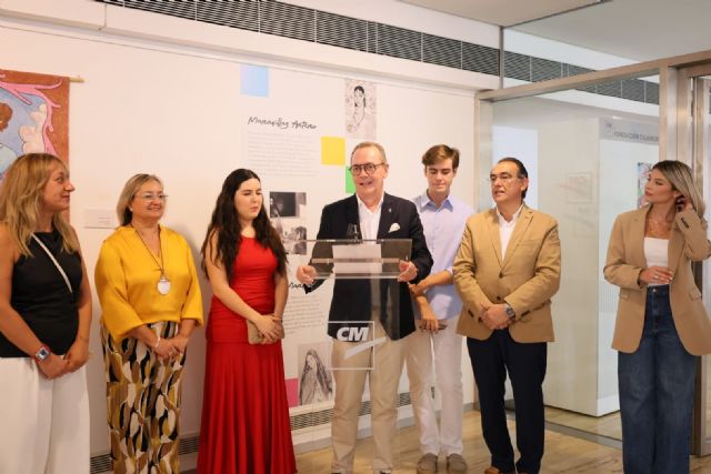 El Coro de Damas de la Virgen de la Amargura inaugura la exposición Adiós al verano, con tres jóvenes artistas locales - 3, Foto 3