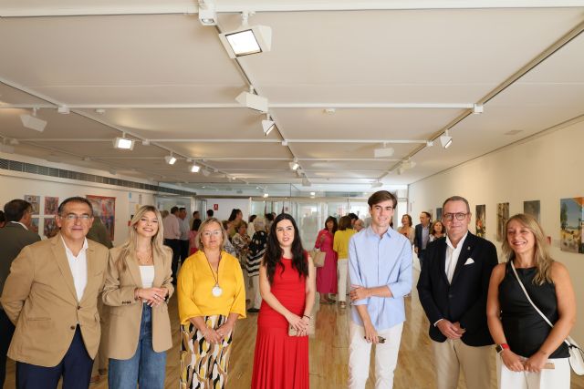 El Coro de Damas de la Virgen de la Amargura inaugura la exposición Adiós al verano, con tres jóvenes artistas locales - 4, Foto 4