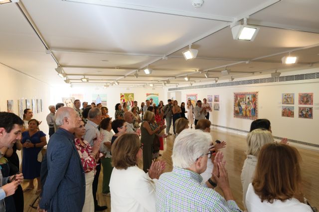 El Coro de Damas de la Virgen de la Amargura inaugura la exposición Adiós al verano, con tres jóvenes artistas locales - 5, Foto 5