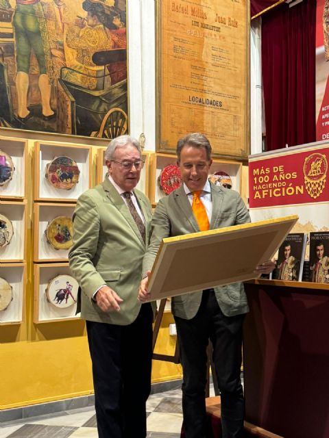 El Ayuntamiento de Lorca, medalla de Oro del Real Club Taurino de Murcia por la rehabilitación del Coso de Sutullena - 2, Foto 2