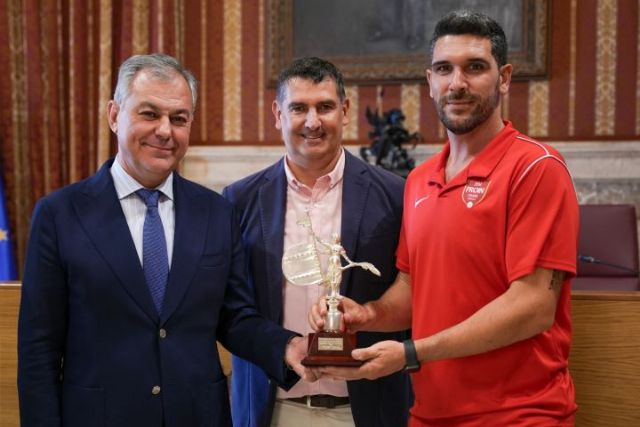 Ayuntamiento de Sevilla . El alcalde de Sevilla recibe el Club de Balonmano Proin Triana - 1, Foto 1