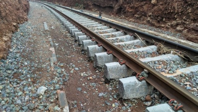 Adif restablecerá mañana martes el tráfico ferroviario en el tramo de la red de ancho métrico El Estrecho-Los Nietos - 2, Foto 2