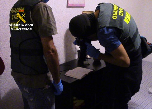 La Guardia Civil desmantela en Murcia una organización criminal dedicada al tráfico de armas - 1, Foto 1