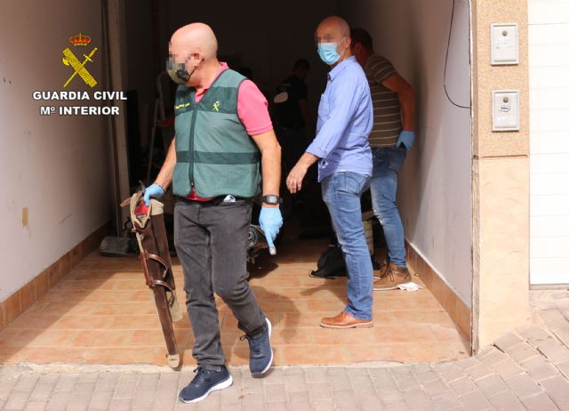 La Guardia Civil detiene a un vecino de Murcia por amenazas de muerte, violencia de género, robo con violencia y quebrantamiento de condena - 5, Foto 5