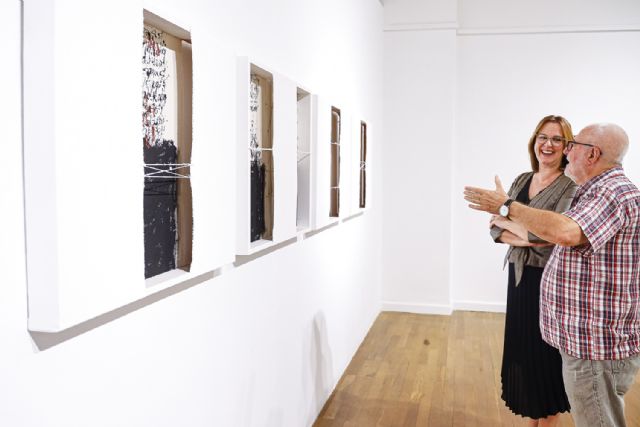 Isabel Franco visita la exposición '¡Grita!' de José María Garre - 2, Foto 2