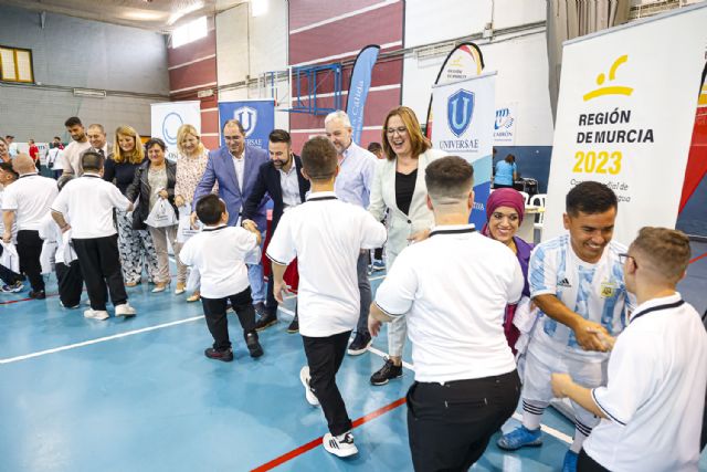 La vicepresidenta Isabel Franco inaugura la I Copa de Europa de Fútbol Sala de Talla Baja - 1, Foto 1