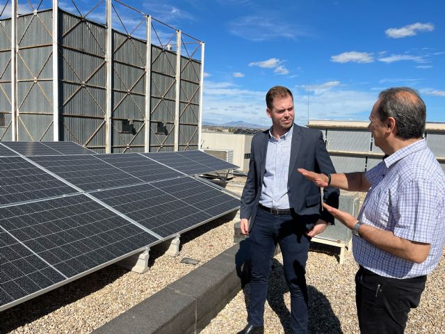 La Comunidad pone en marcha una instalación de autoconsumo en Alcantarilla coincidiendo con el Día Mundial del Ahorro Energético - 1, Foto 1