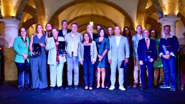 Tres leyendas de salvamento y socorrismo reciben el Laurel Olímpico y la Federación Internacional distingue a siete dirigentes - 1, Foto 1