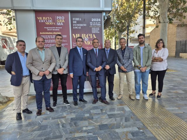 El Ayuntamiento de Murcia impulsa el comercio local con la feria 'Murcia está de moda' en el Paseo Alfonso X - 2, Foto 2