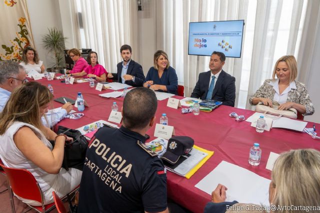 La figura del policía tutor reforzará la lucha contra el absentismo y abandono escolar en Cartagena - 1, Foto 1