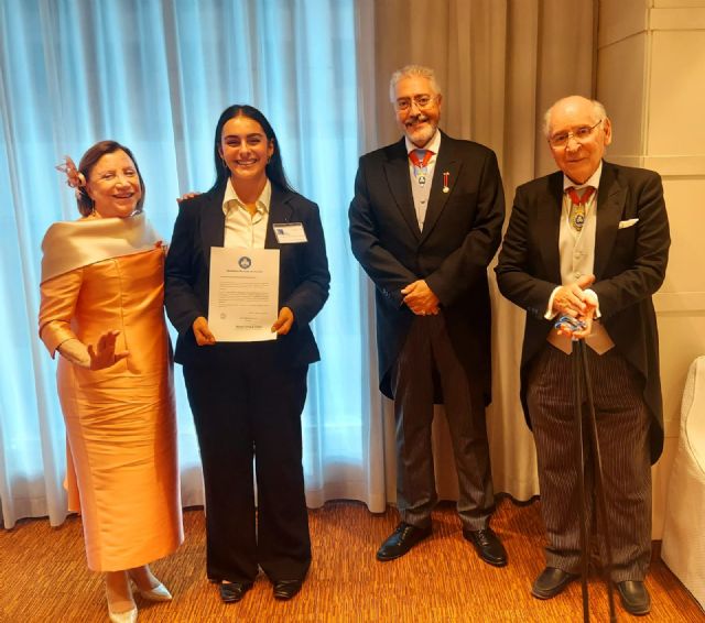 Estudiantes de RRII obtienen Medallas Corporativas de Los Infanzones del Reino de Valencia - 1, Foto 1