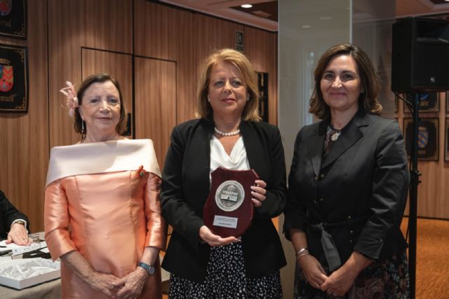 Estudiantes de RRII obtienen Medallas Corporativas de Los Infanzones del Reino de Valencia - 3, Foto 3